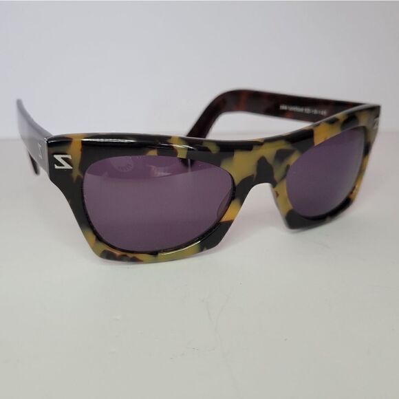 Eyemusement Women\'s Tortoise Zee Sunglasses main image 4